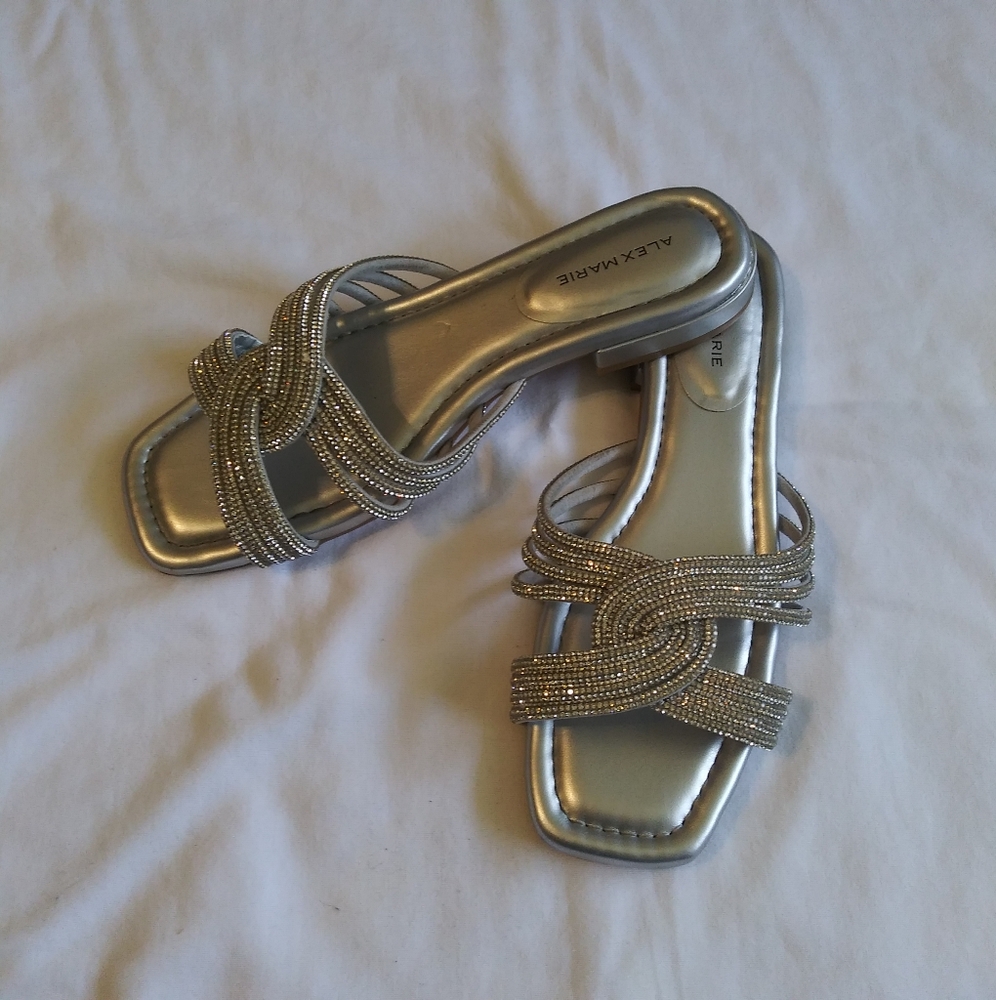 Alex Marie SlipOn Criss-Cross Rhinestones SilverBand OpenToe Sz-9 Flat S…